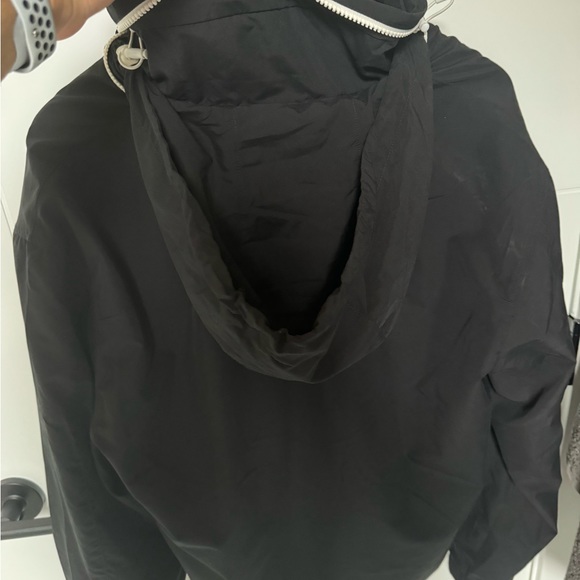 Lacoste Zip Up 💨 🌧️ Jacket (size men’s small, fits like a men’s medium ) - Picture 8 of 10